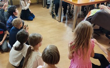 Prvňáčci ze ZŠ Butovická na návštěvě Domova sv. Anny