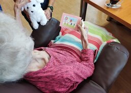 Prvňáčci ze ZŠ Butovická na návštěvě Domova sv. Anny