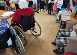 Prvňáčci ze ZŠ Butovická na návštěvě Domova sv. Anny