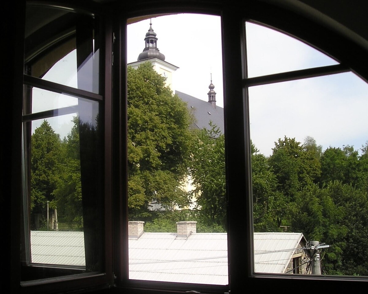 Kontakty a dokumenty služby 